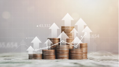 Representación de cómo funciona la administración financiera con monedas.